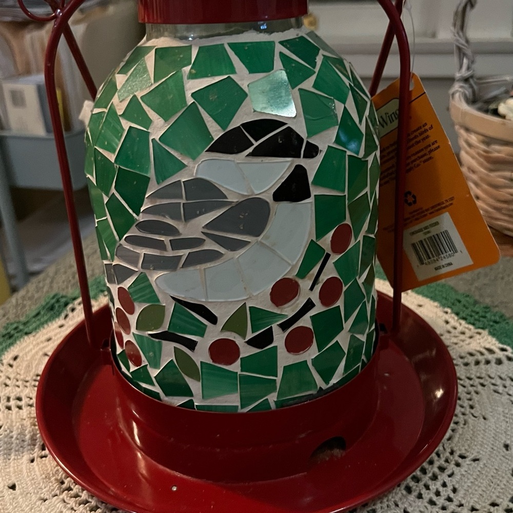 NWT Large Mosaic Bird Feeder - Featuring Red and Green Bird